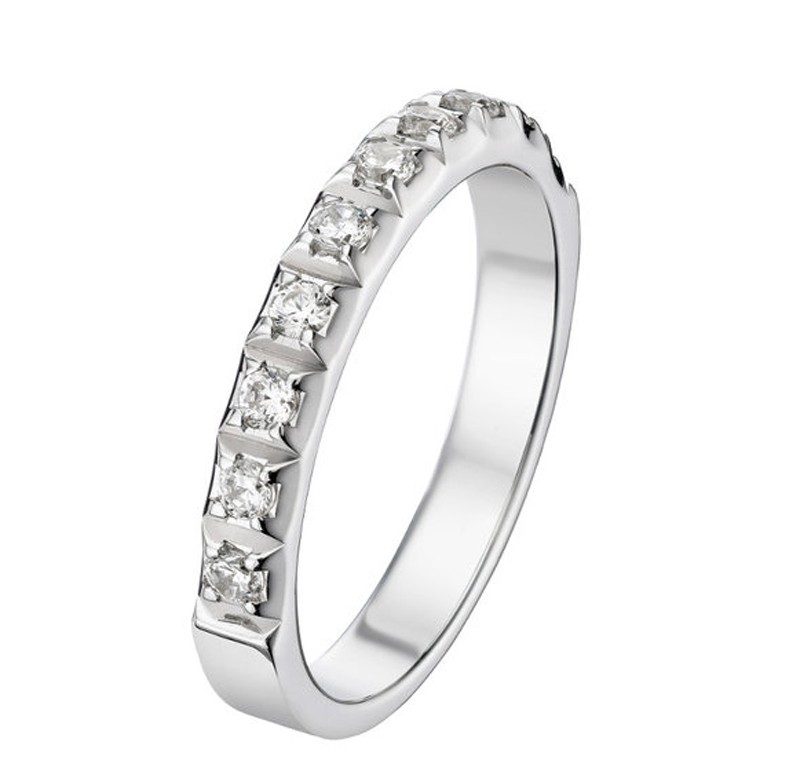 alliance de mariage en or blanc sertie de diamants 0.30 carats